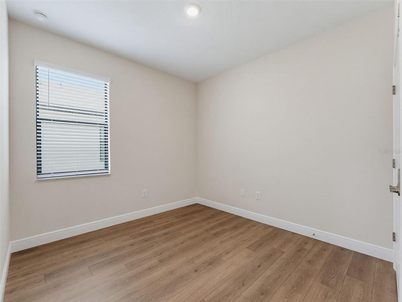 Listing Photo 33