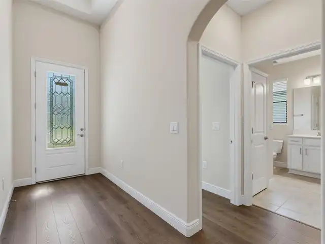 Listing Photo 9