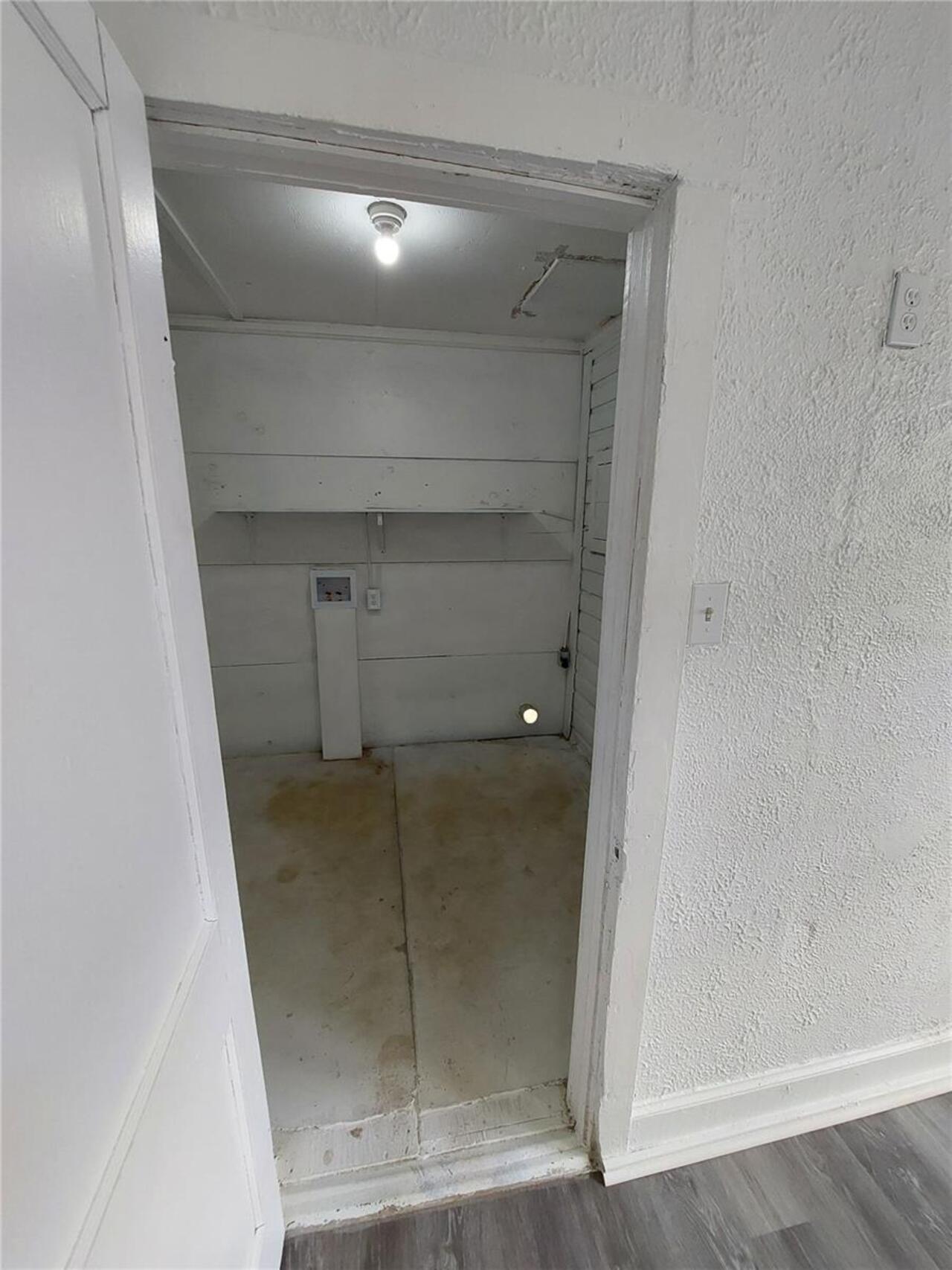 Listing Photo 11
