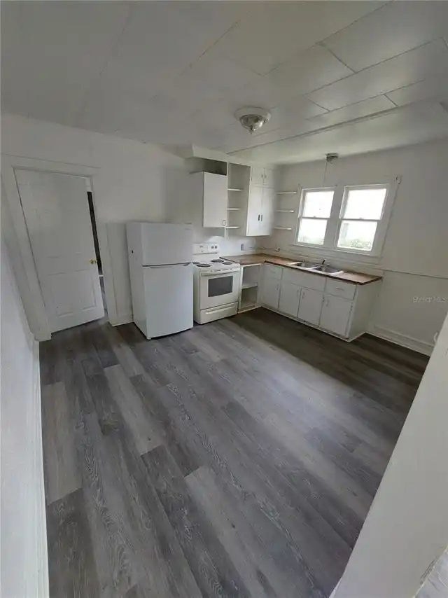 Listing Photo 7