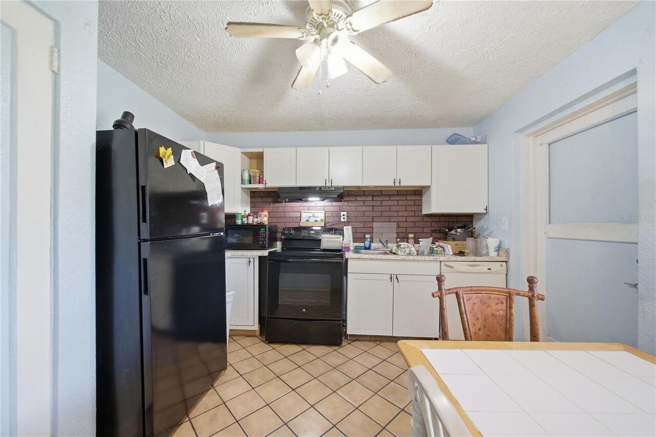 Listing Photo 16