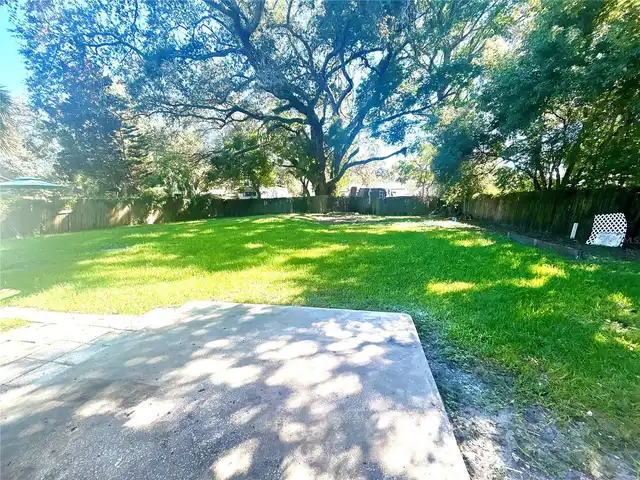 Listing Photo 11