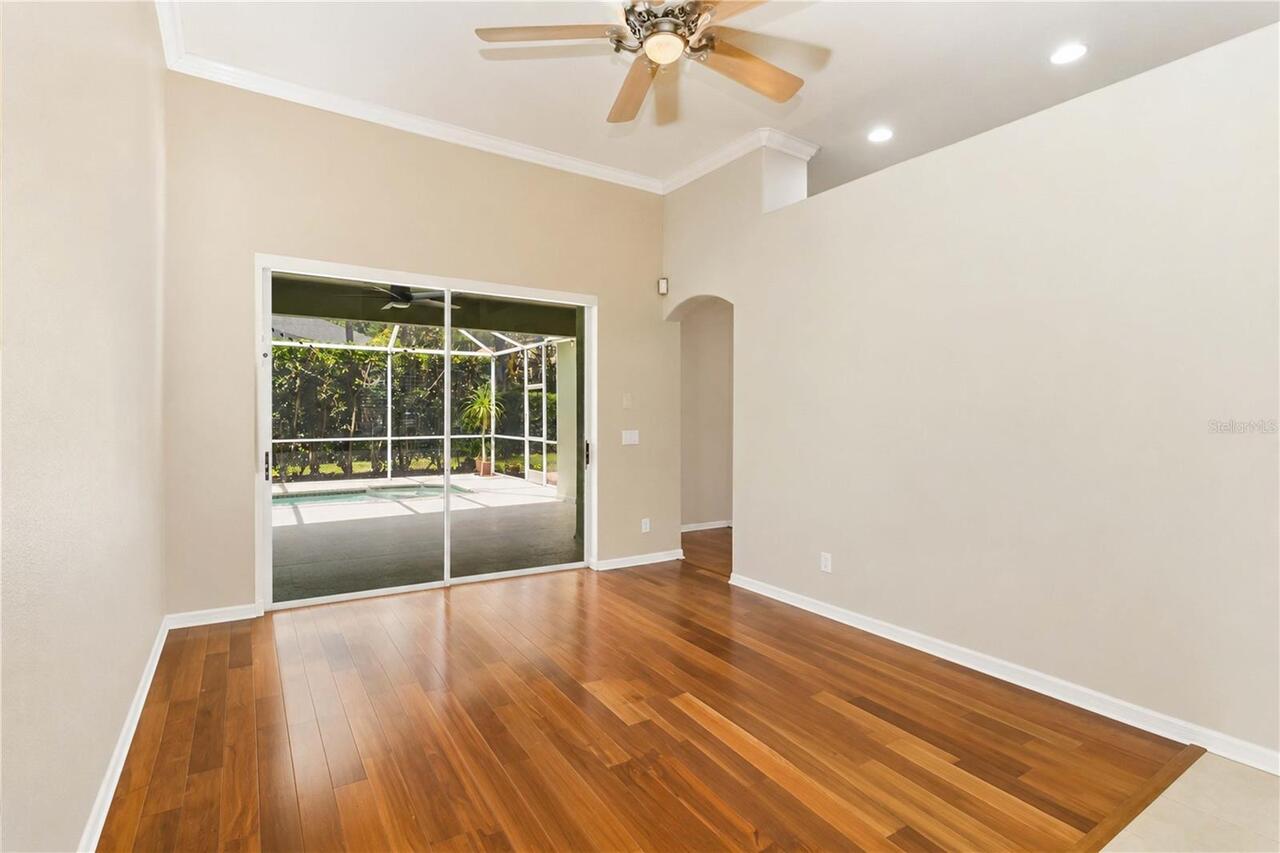 Listing Photo 16