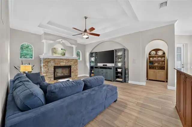 Listing Photo 17