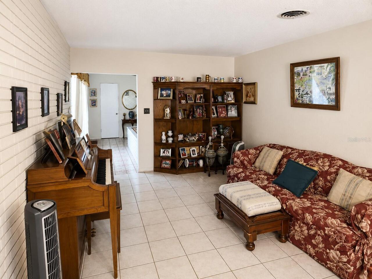Listing Photo 8