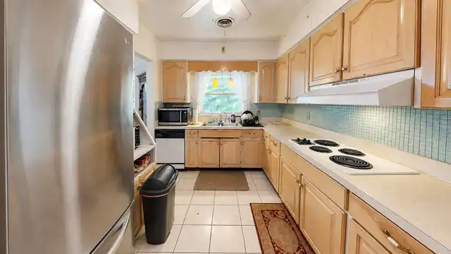 Listing Photo 11