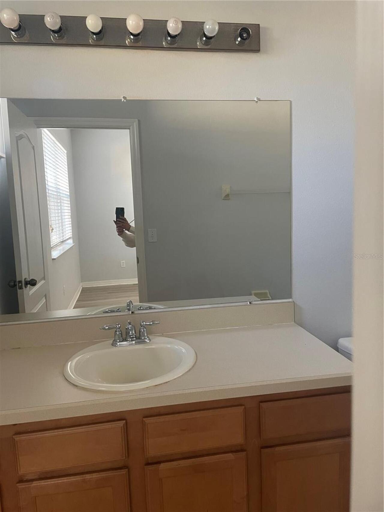 Listing Photo 8