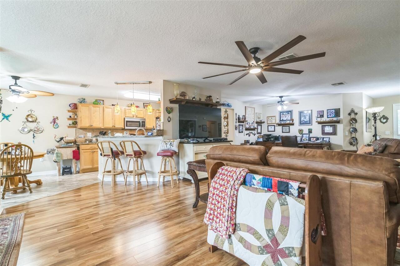 Listing Photo 8