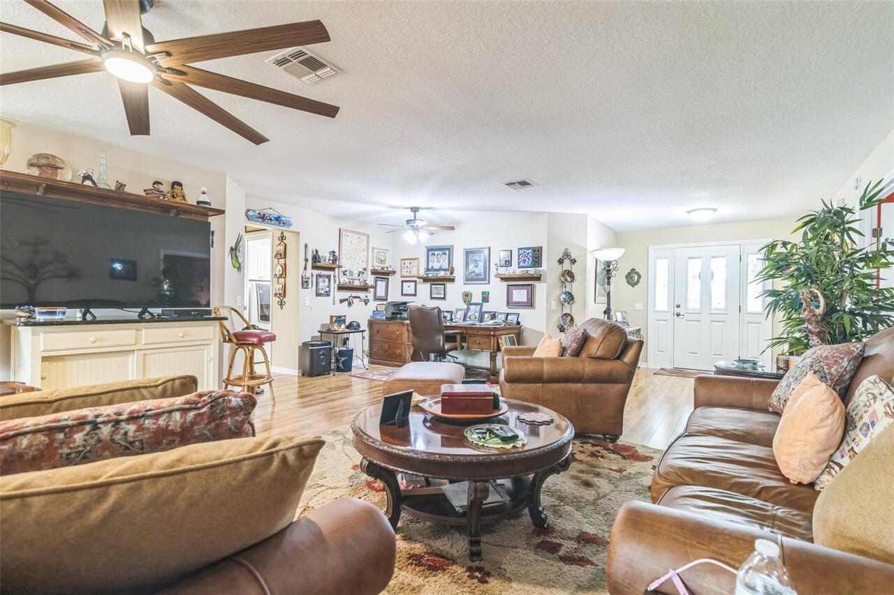 Listing Photo 9