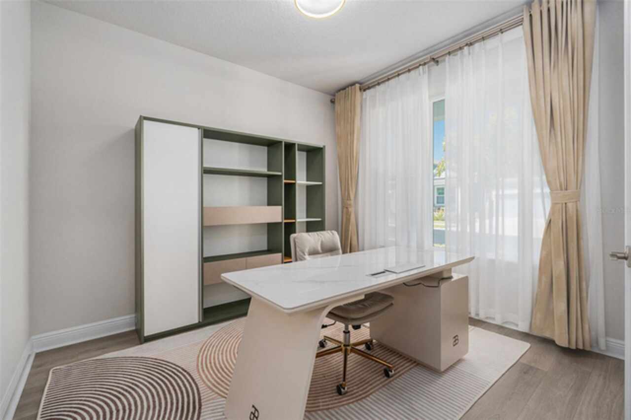 Listing Photo 11