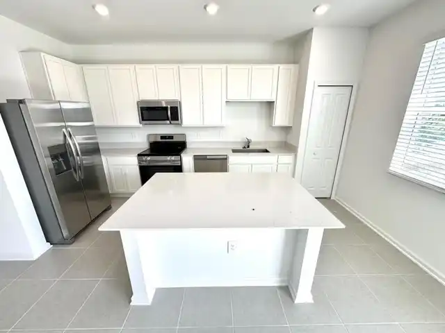 Listing Photo 8