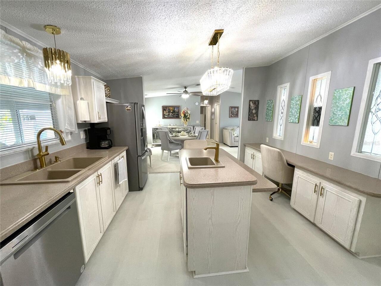 Listing Photo 12