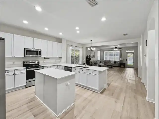 Listing Photo 10