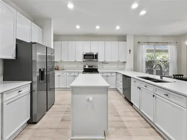 Listing Photo 11