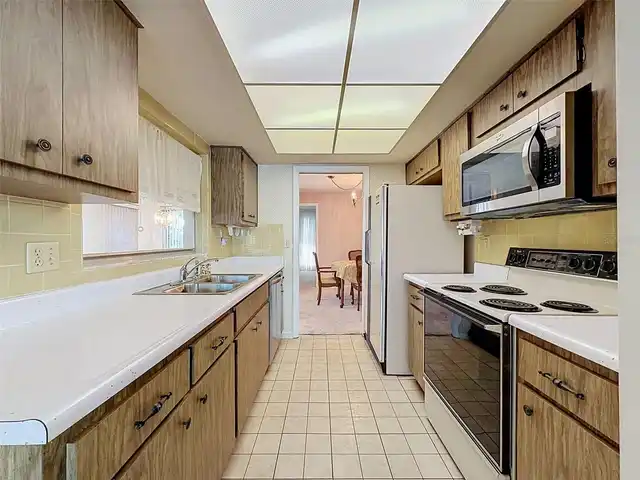 Listing Photo 17