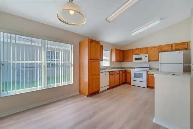 Listing Photo 8