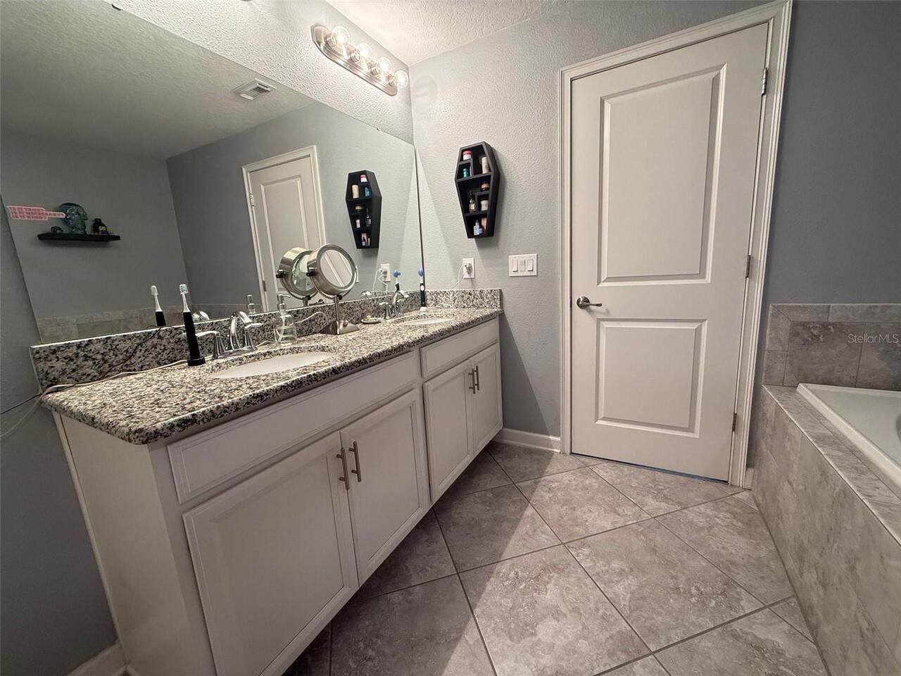 Listing Photo 18