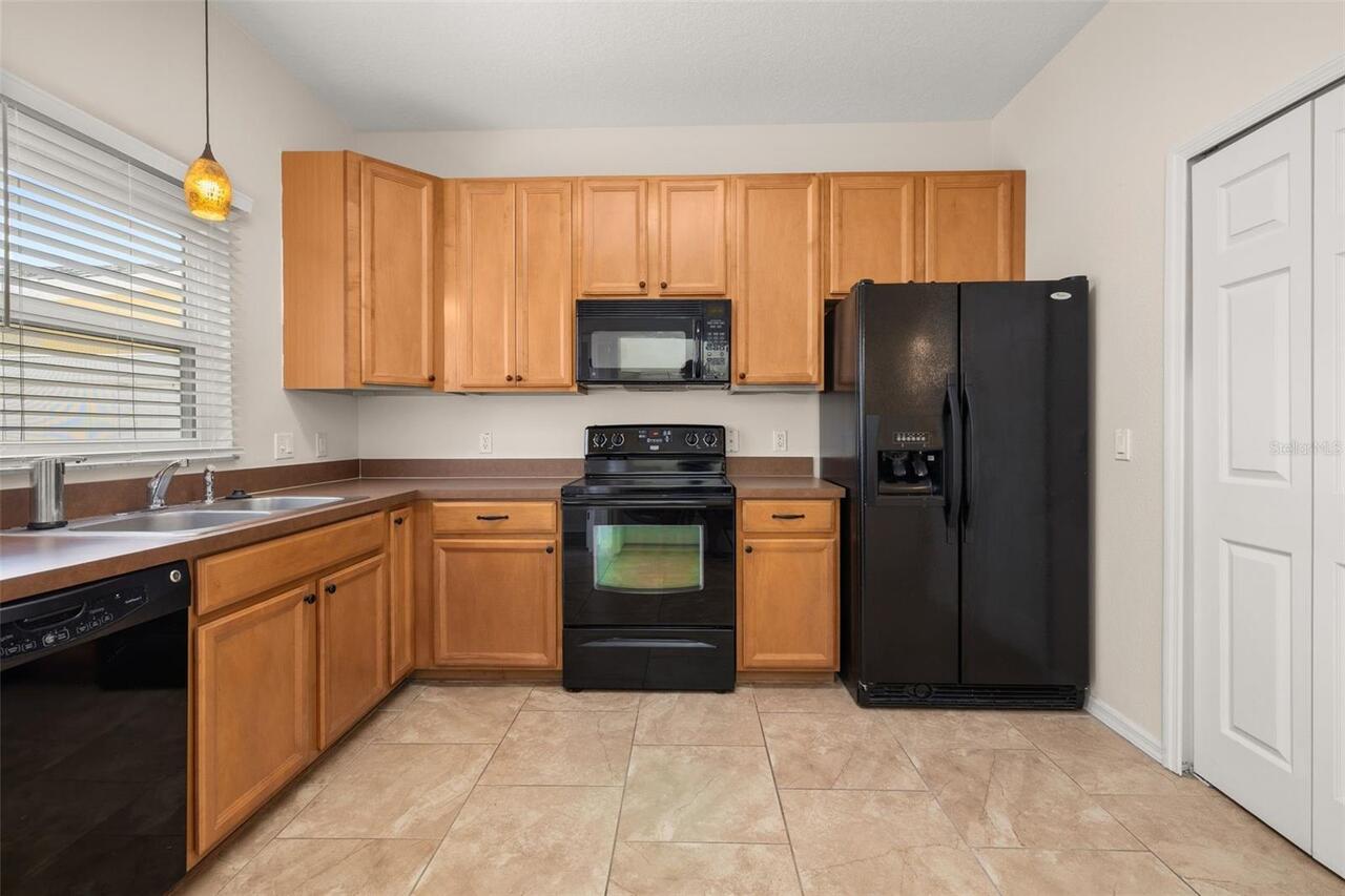 Listing Photo 11