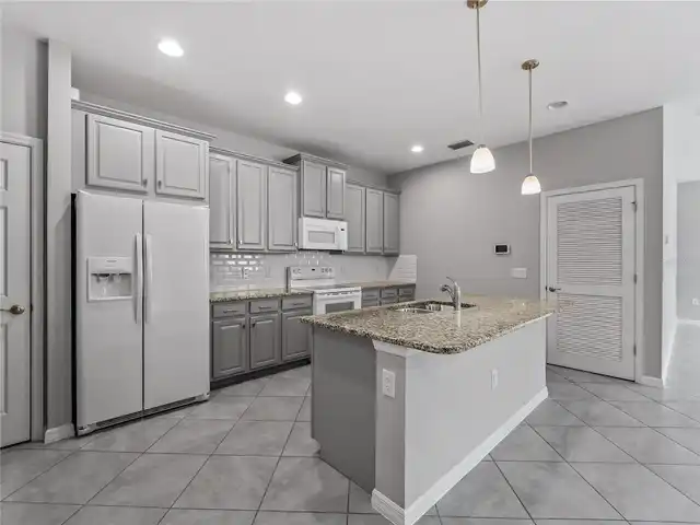 Listing Photo 15