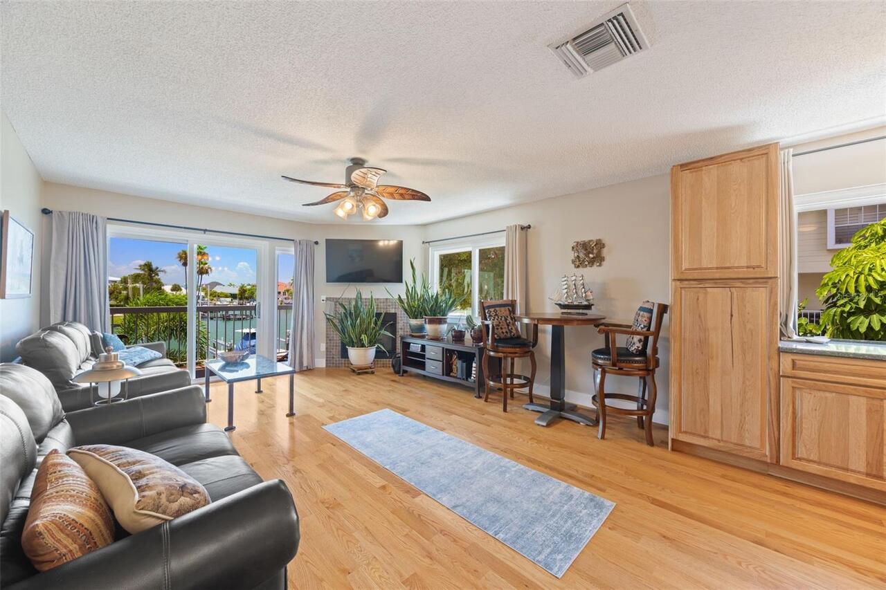 Listing Photo 12