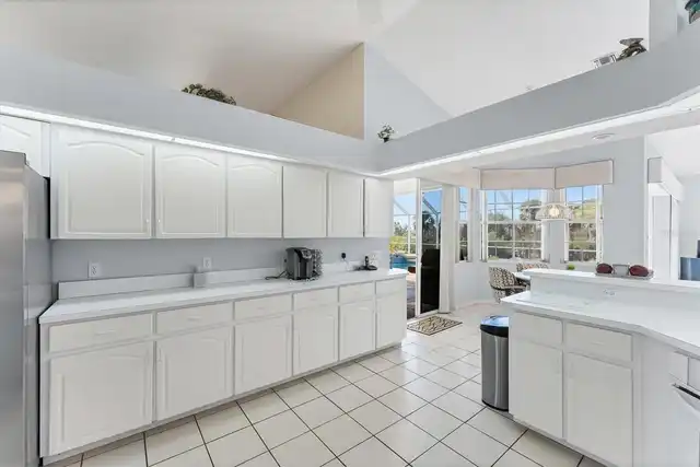 Listing Photo 11
