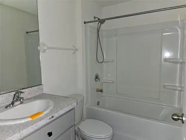 Listing Photo 10
