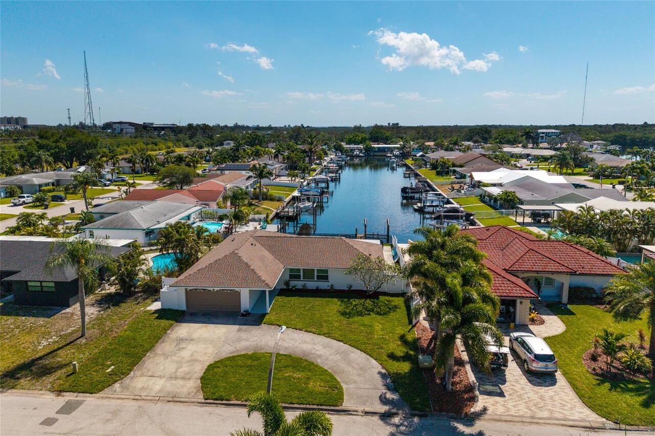 St Petersburg Real Estate