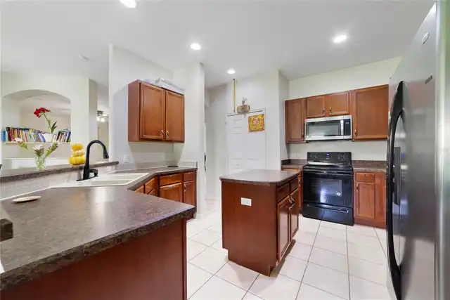 Listing Photo 9