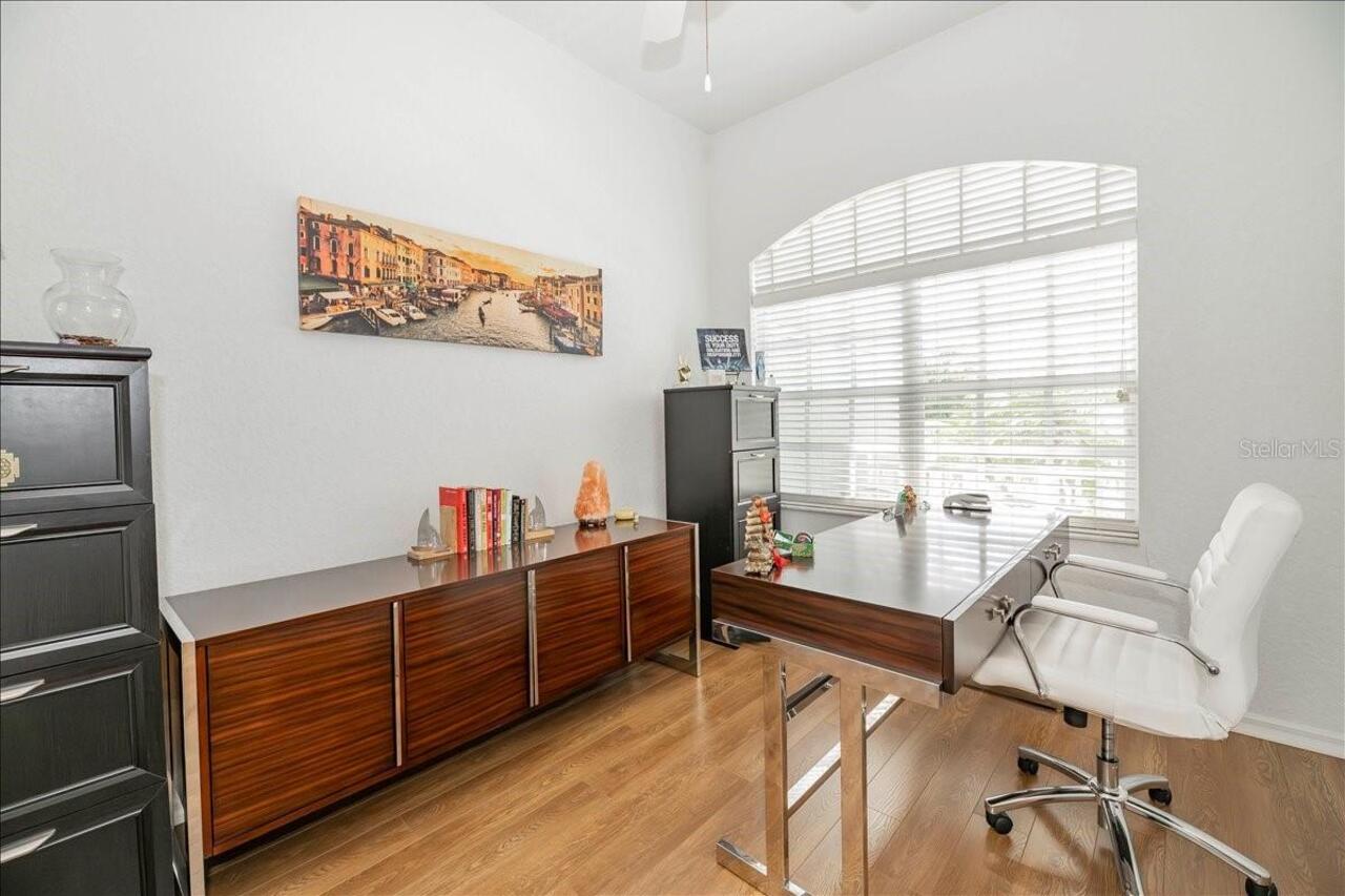 Listing Photo 8