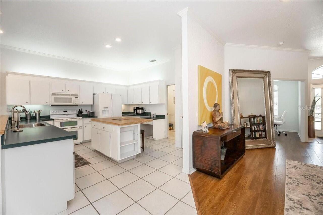 Listing Photo 17