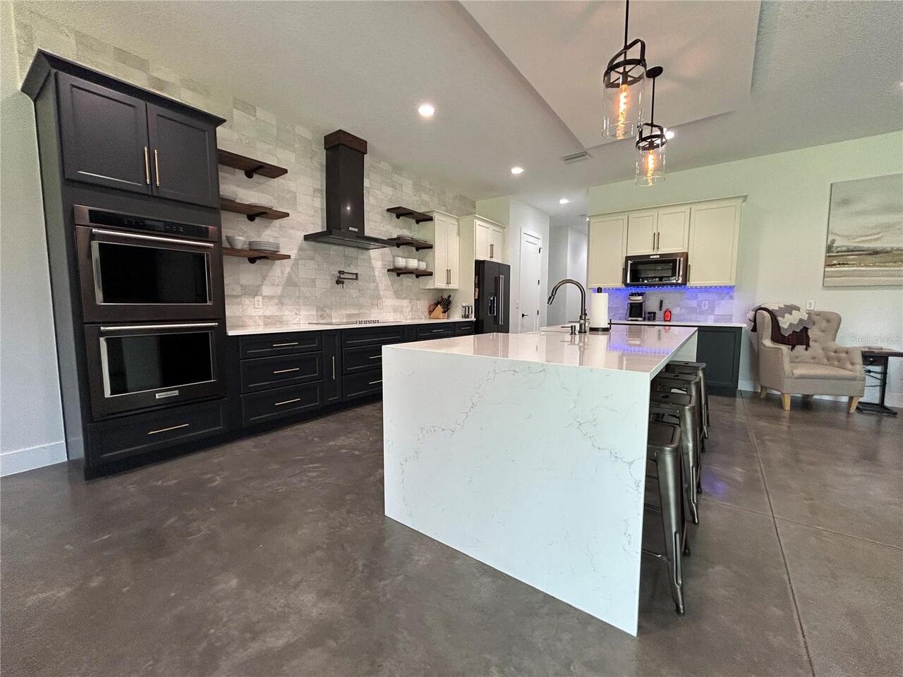 Listing Photo 8
