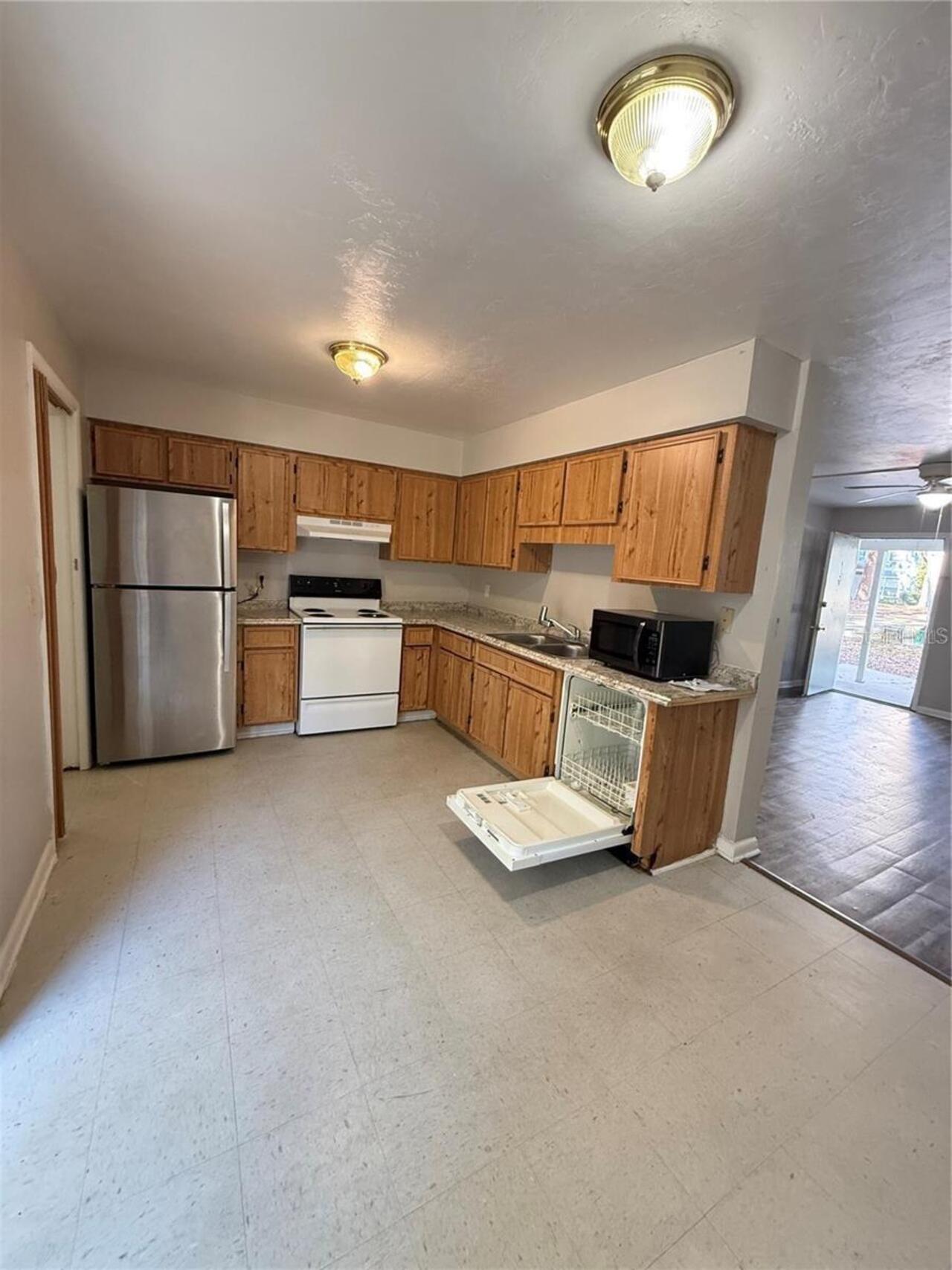 Listing Photo 6