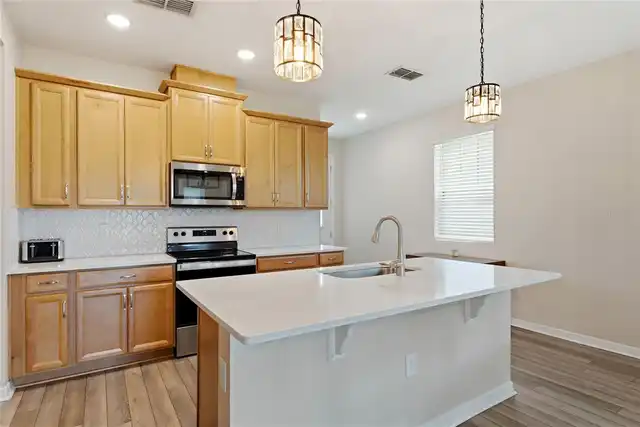 Listing Photo 14
