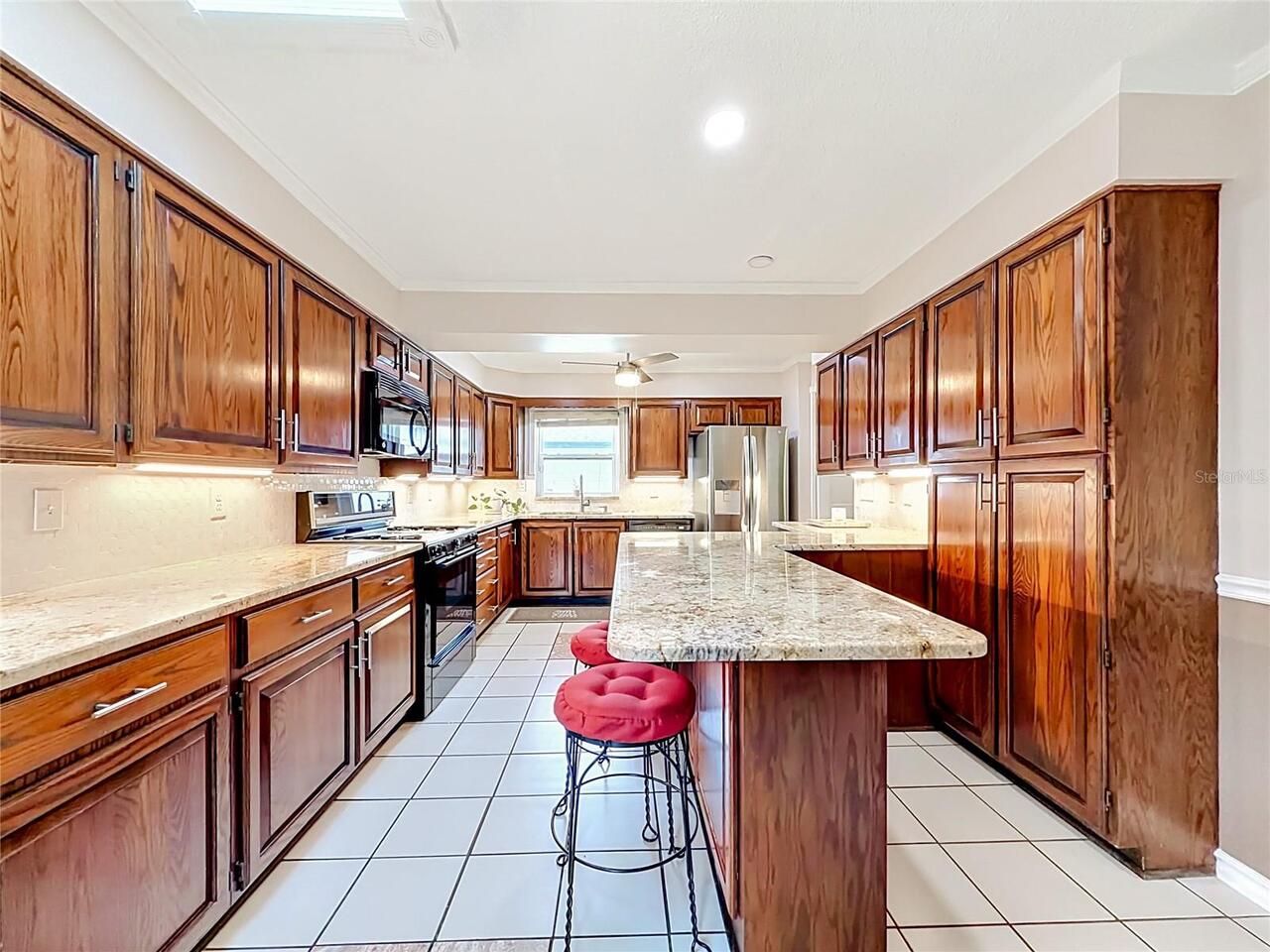 Listing Photo 17