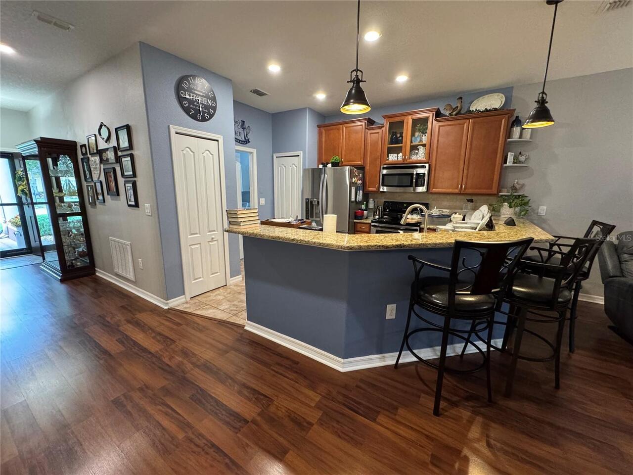 Listing Photo 9