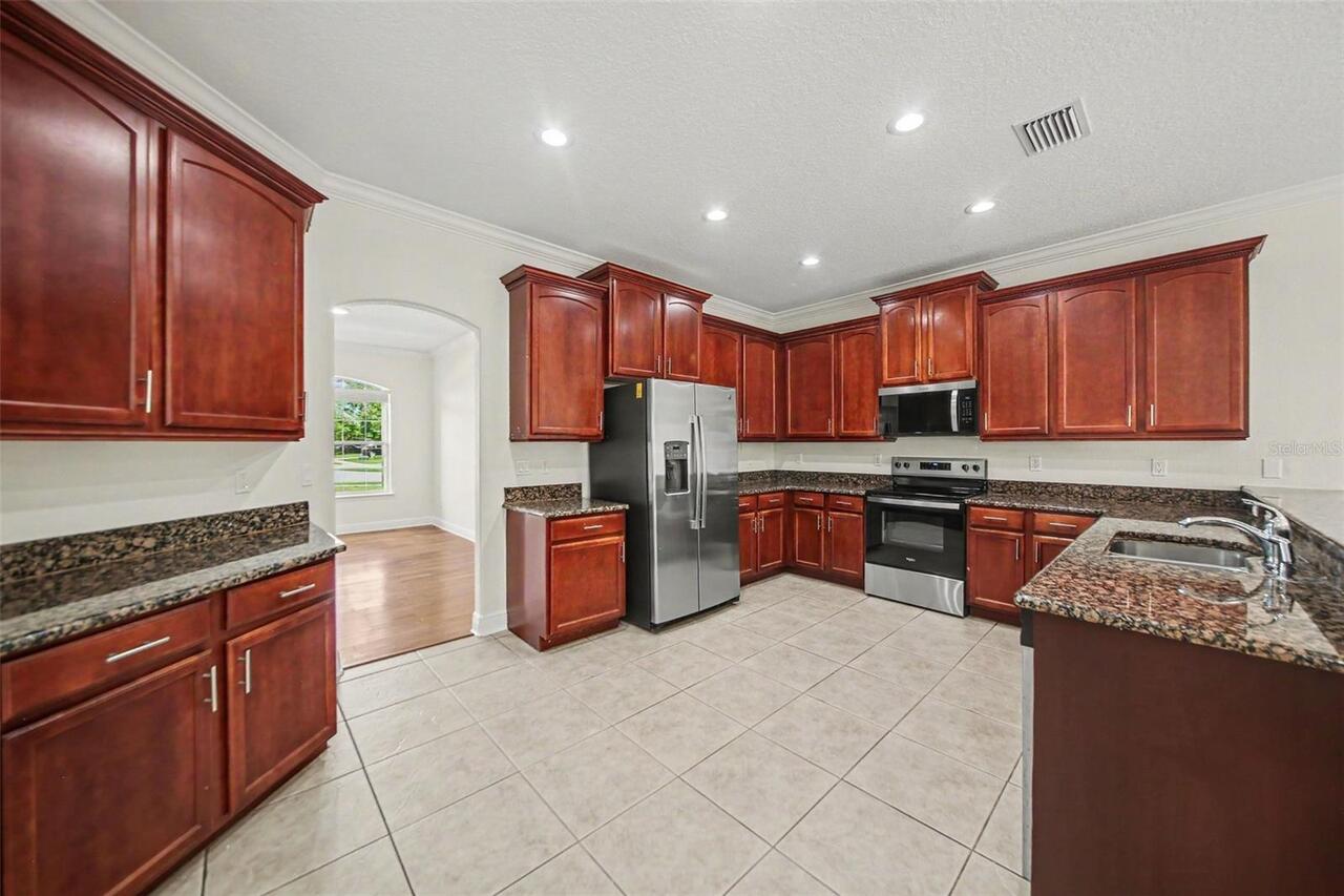 Listing Photo 10