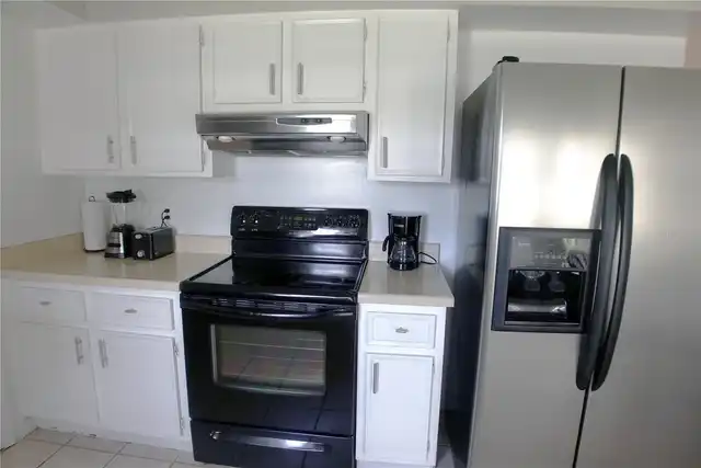 Listing Photo 10