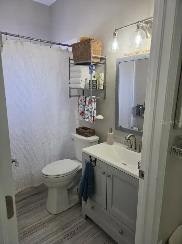 Listing Photo 11