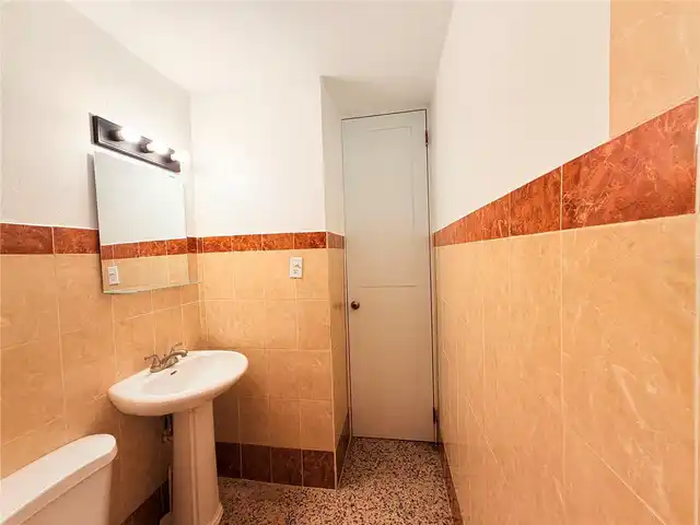 Listing Photo 10