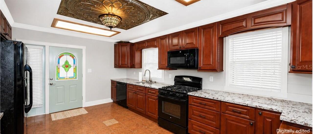 Listing Photo 17