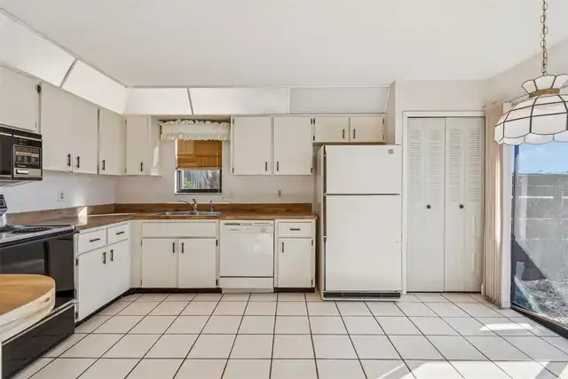 Listing Photo 17