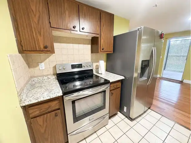 Listing Photo 9