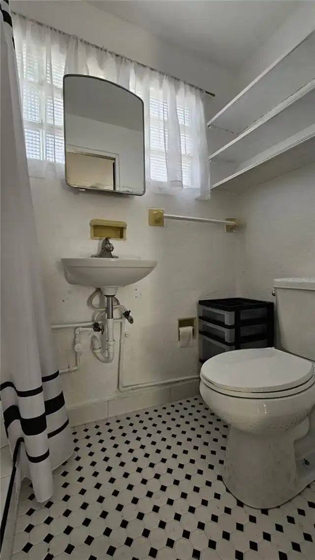 Listing Photo 6