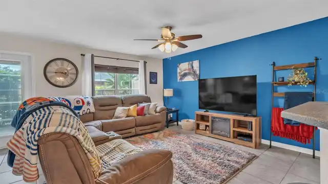 Listing Photo 12