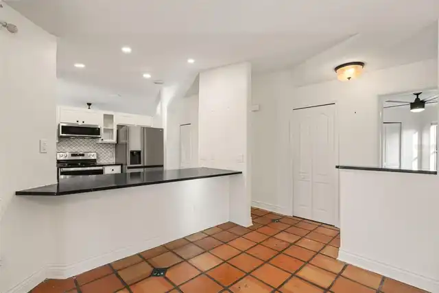 Listing Photo 10