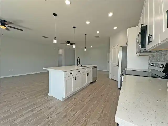 Listing Photo 8