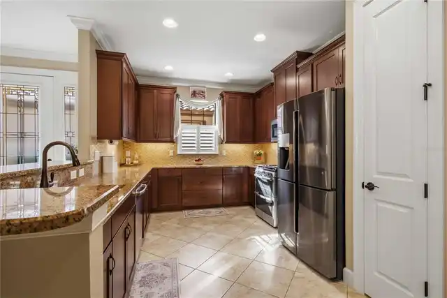 Listing Photo 12