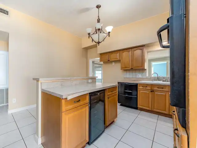 Listing Photo 8