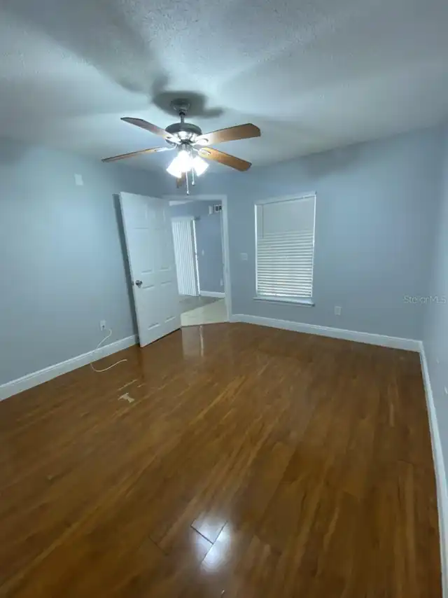 Listing Photo 12