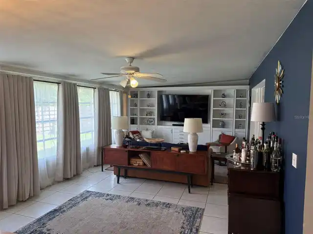 Listing Photo 10